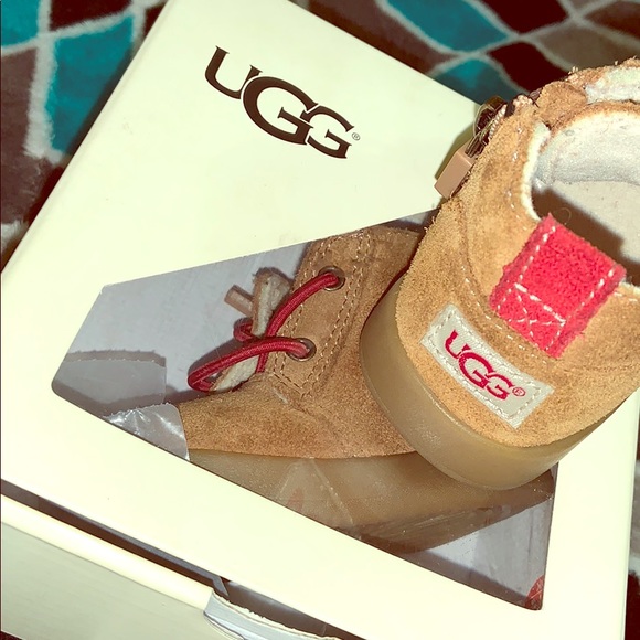 SOLD!! UGG Kristjan Baby Boots Brown - Picture 1 of 5